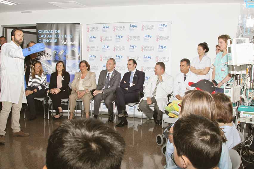 Autoridades en Ciencia Divertida del Hospital La Fe