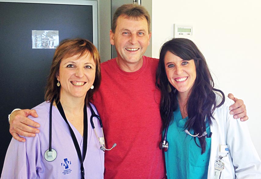 La doctora Bel con el paciente trasplantado de corazón