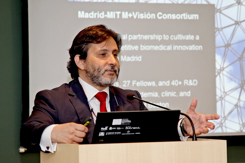 Dr. Julio Mayol en el Hospital La Fe
