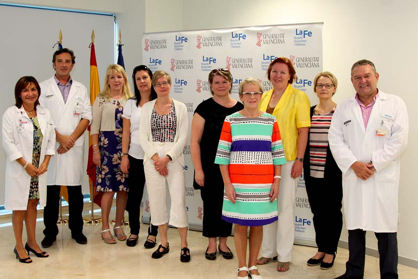 Representantes del Hospital La Fe y de Finlandia