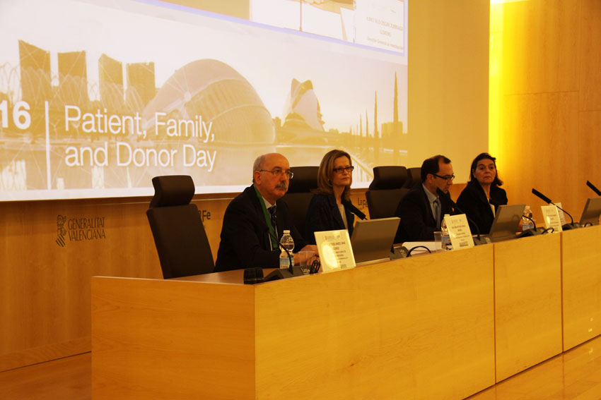 Dr. Sanz, Dra. Arilla, Dr. Zurriaga y Dª Eugenia Trigoso abriendo el encuentro