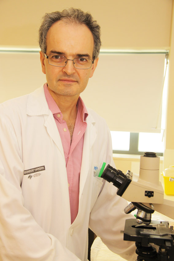 Doctor Rafael Botella, jefe de servicio de Dermatología
