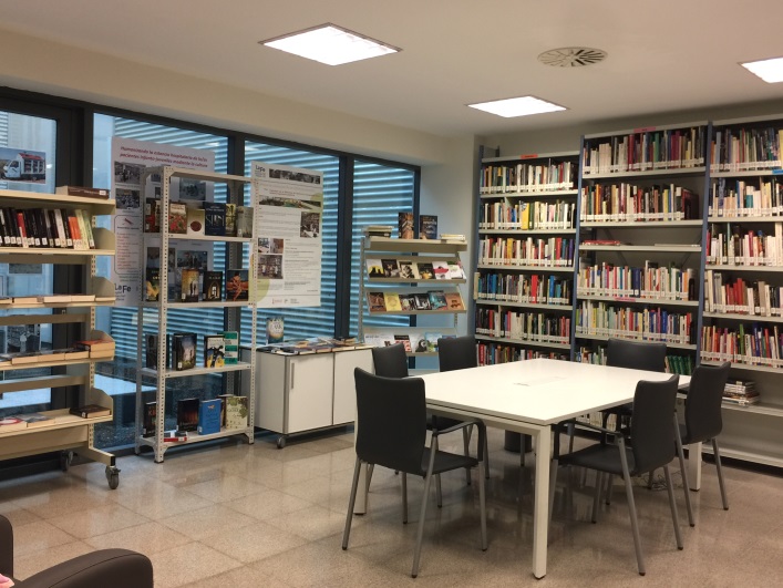 Sala de lectura Biblioteca de Usuarios La Fe