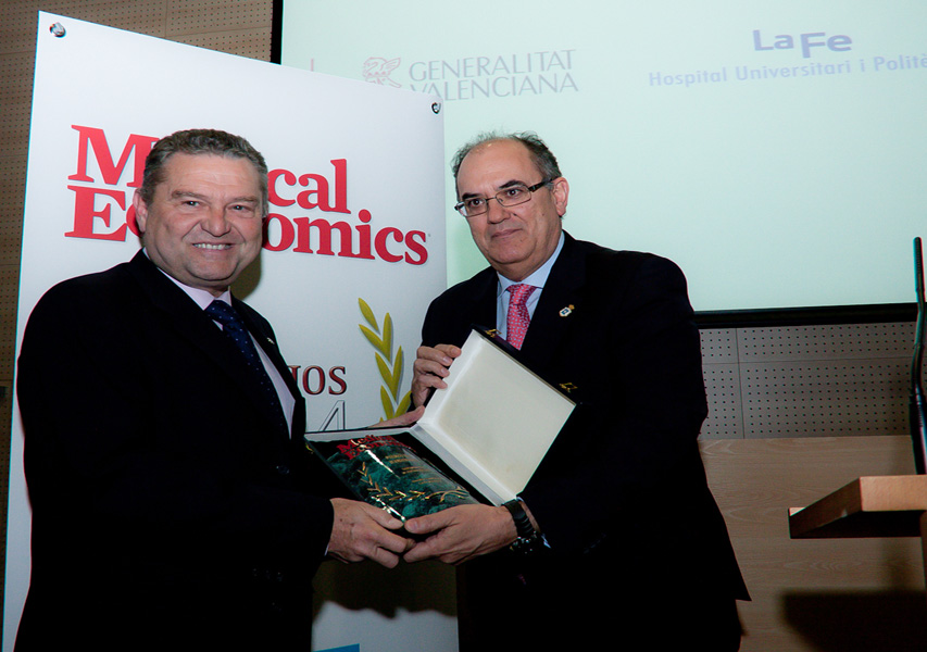 El Gerente de La Fe, Melchor Hoyos, recoge el Premio Medical Economics La Fe 2014 por su gestión e innovación